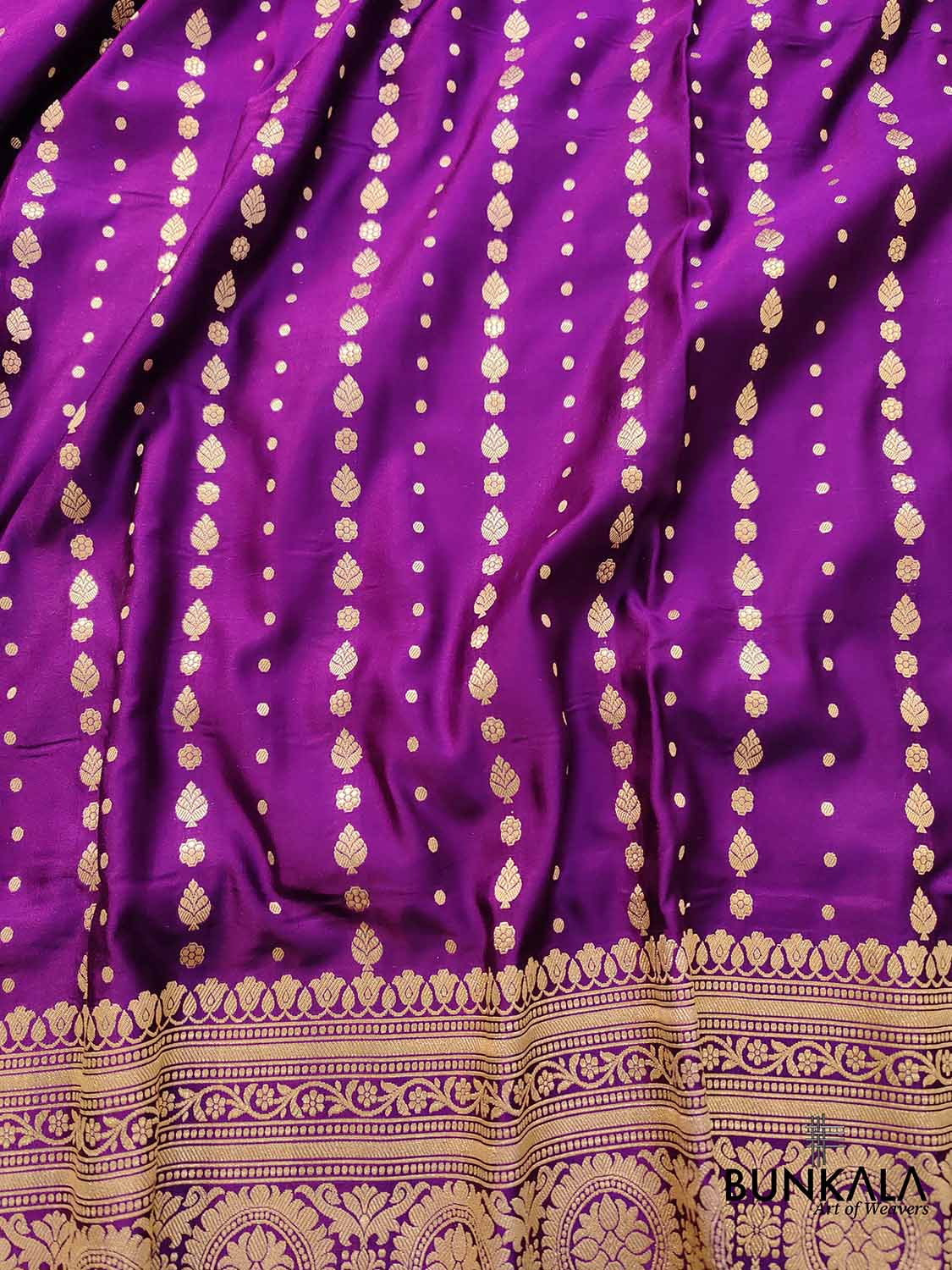 Majestic Purple Elegance Pure Mashru Silk Allover Buti Design Handloom Banarasi Saree