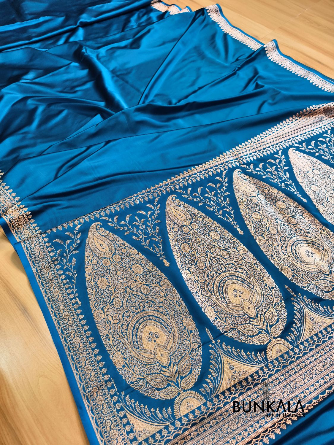 Teal Blue Plain Banarasi Mashru Soft Silk Saree with Paisley Pallu 