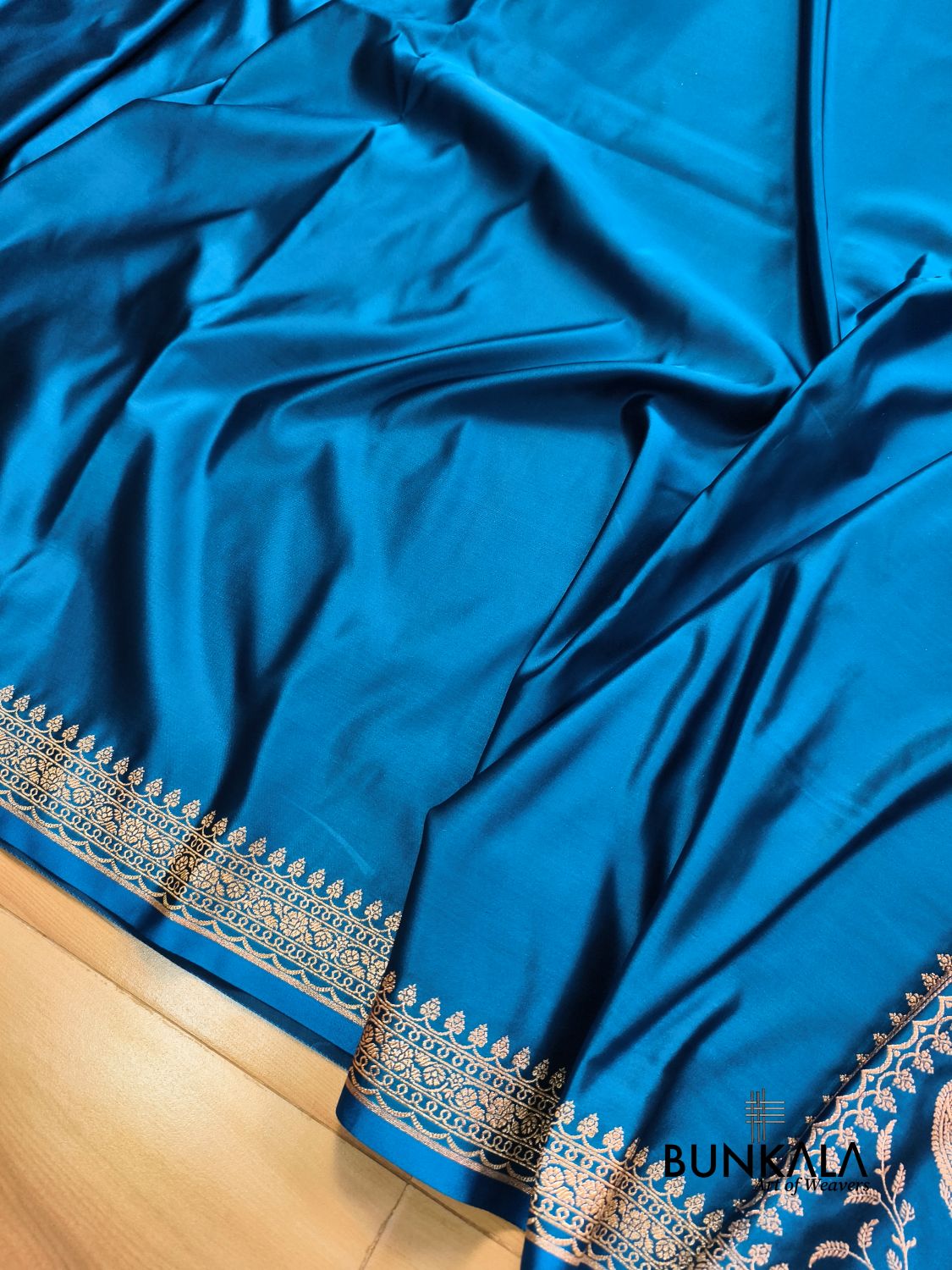 Teal Blue Plain Banarasi Mashru Soft Silk Saree with Paisley Pallu 