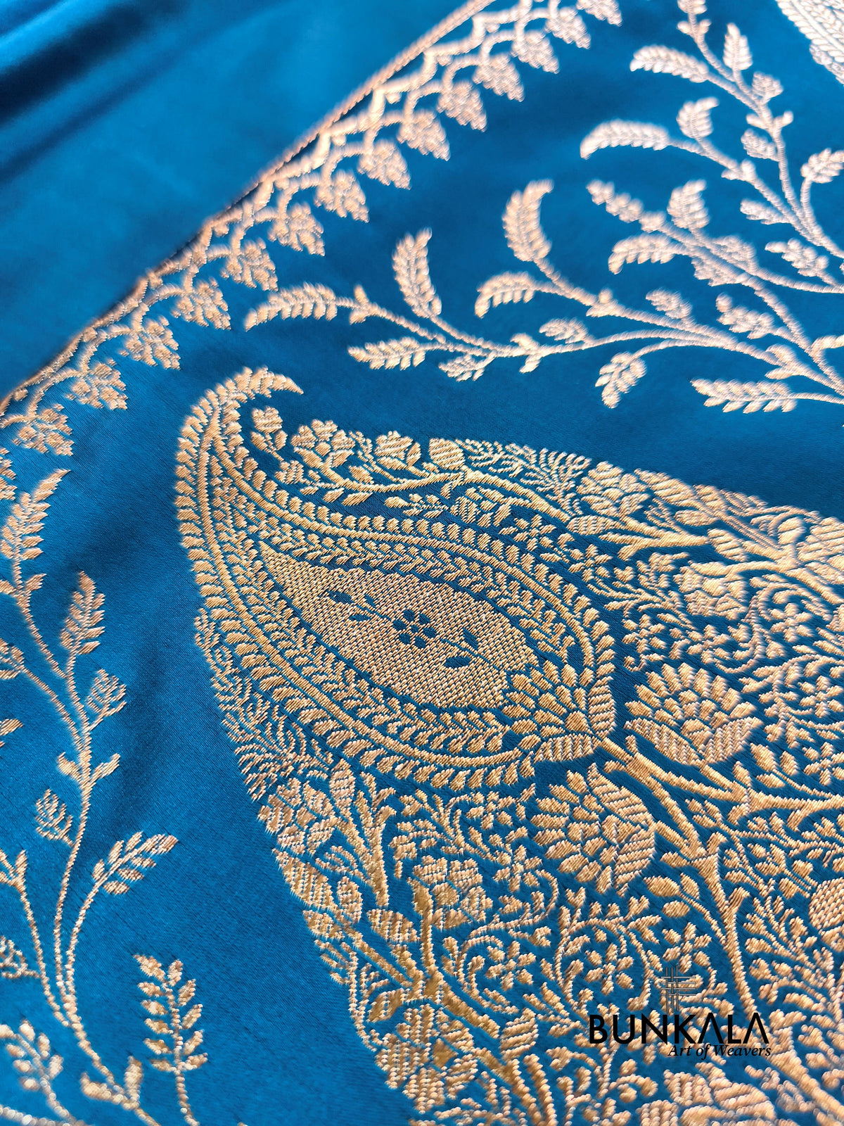Teal Blue Plain Banarasi Mashru Soft Silk Saree with Paisley Pallu 