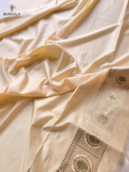 Off White Mashru Silk Meenakari Jaal Design Weaved Banarasi Saree