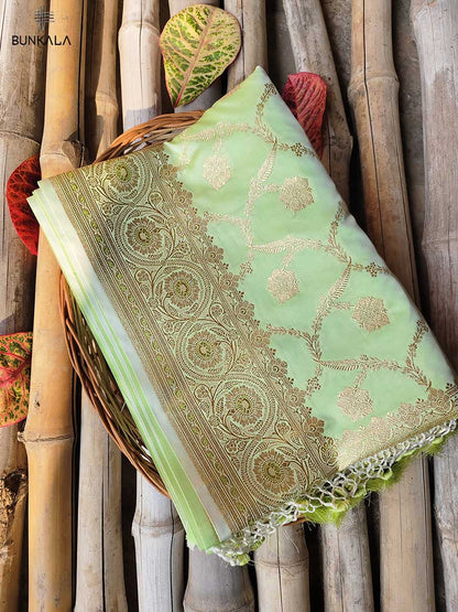 Green Mashru Silk Jaal Design Weaved Banarasi Saree