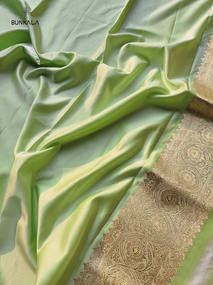Green Mashru Silk Jaal Design Weaved Banarasi Saree