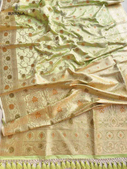 Green Mashru Silk Meenakari Jaal Design Weaved Banarasi Saree