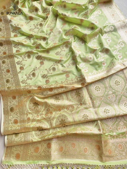 Green Mashru Silk Meenakari Jaal Design Weaved Banarasi Saree