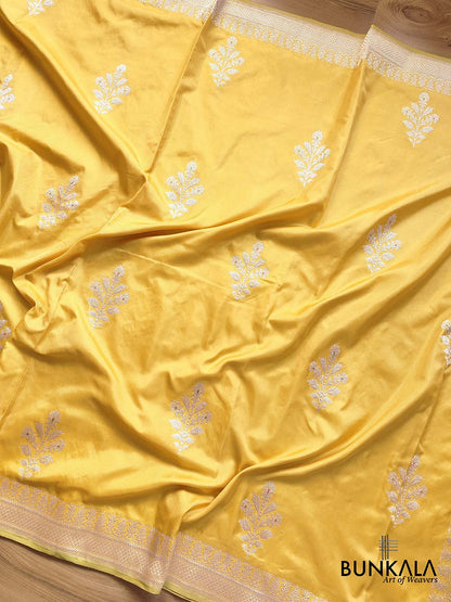 Enchanting Light Yellow Pure Katan Silk Handloom Silver Zari Meena Buta Banarasi Saree