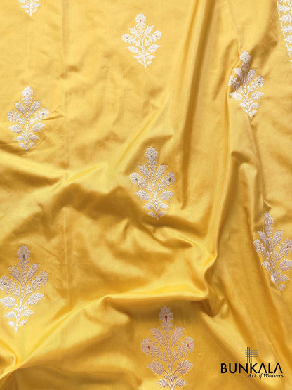 Enchanting Light Yellow Pure Katan Silk Handloom Silver Zari Meena Buta Banarasi Saree