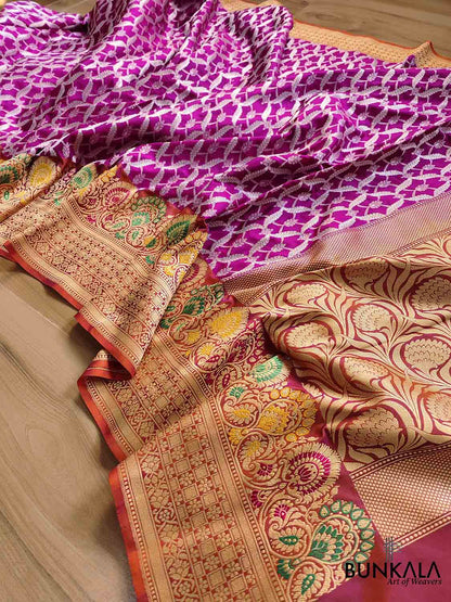 Intricately Woven Purple Pure Katan Silk Handloom Silver Zari Geometric Jaal Banarasi Saree with Meenakari Kadwa Border